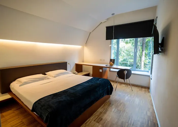 Black 4* Rome