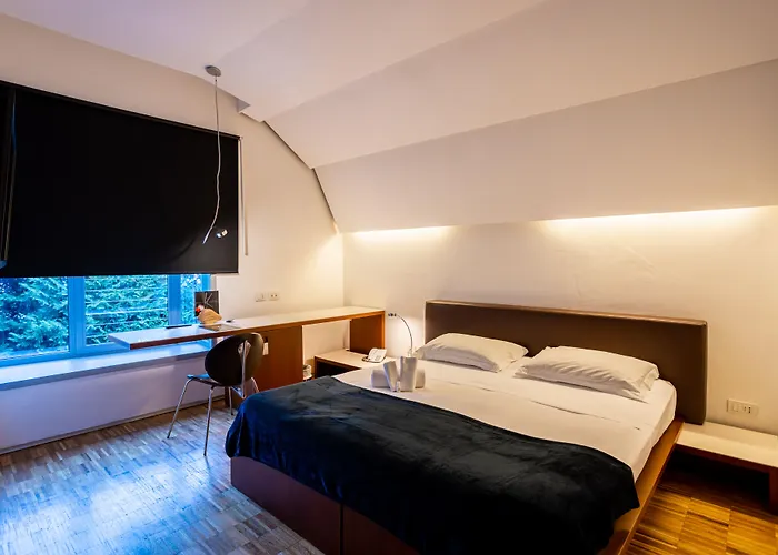 Hotel Black