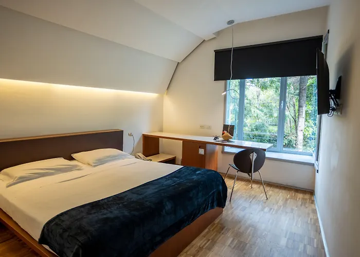 Black 4* Rome